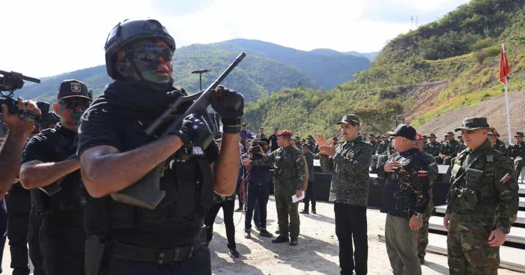 Venezuelas-Military-to-move-closer-to-Trinidad-and-Tobagos-borders-over-criminal-activity-claims