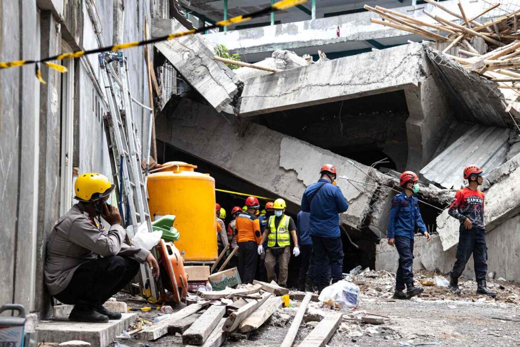 49-people-have-died-after-the-collapse-of-an-Islamic-boarding-school-in-East-Java-Indonesia